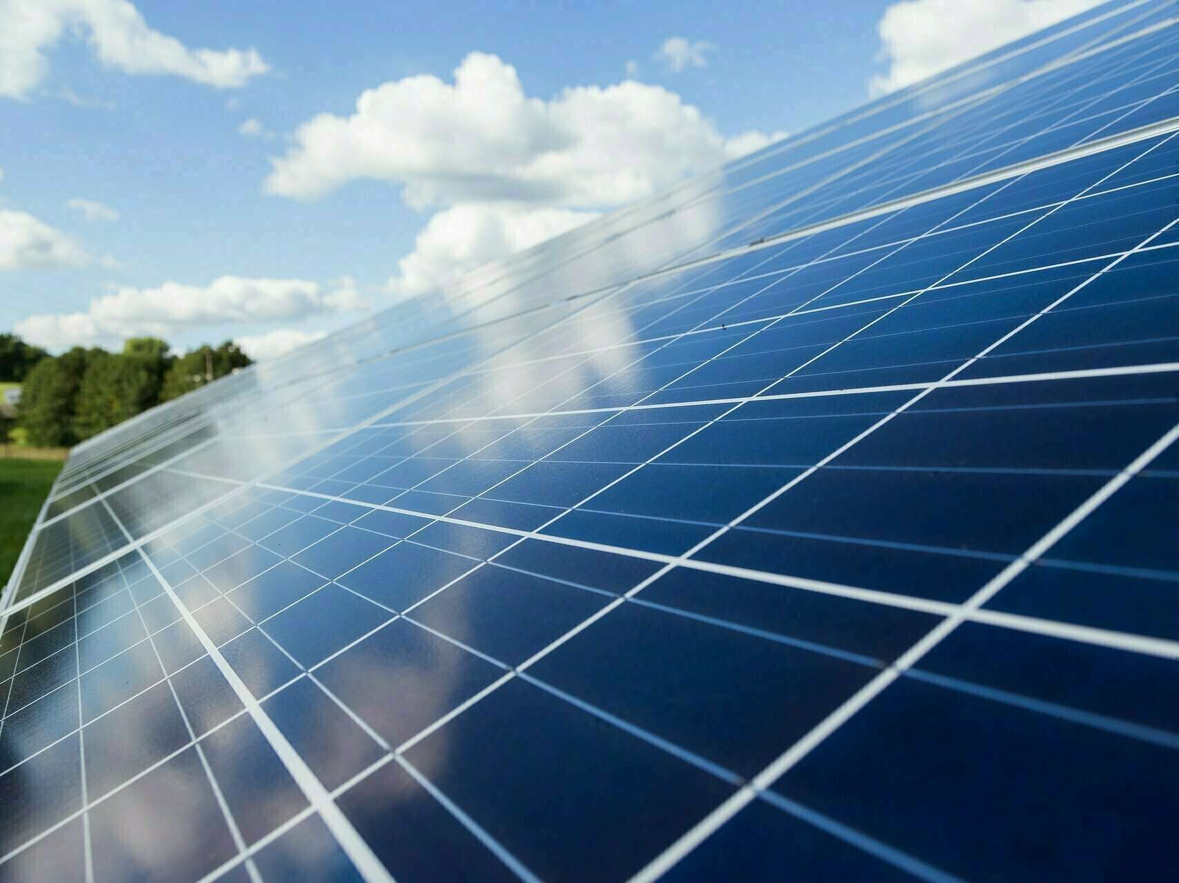 Panneaux solaires installés à Cholonge